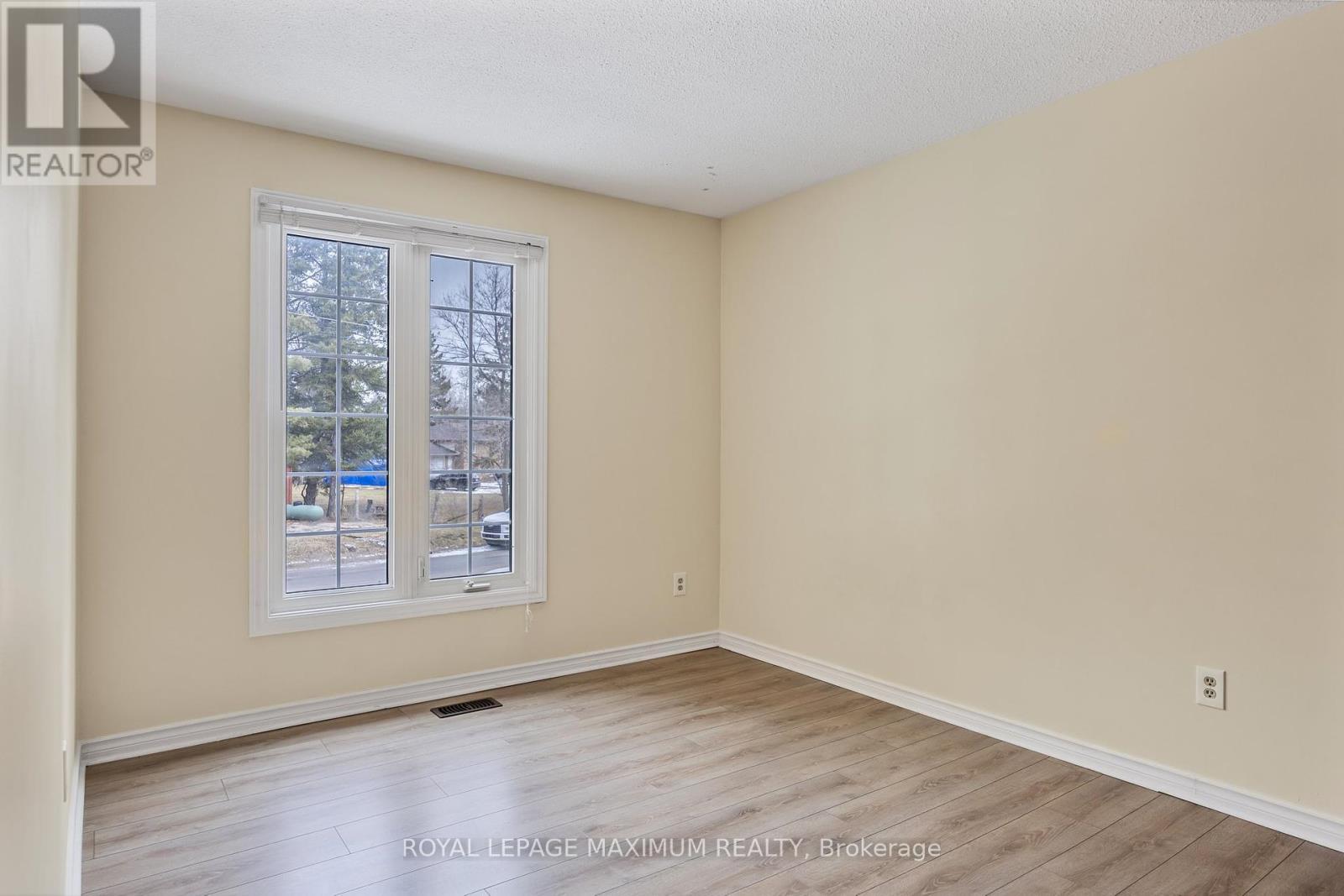 












7 PRINCESS DRIVE

,
Adjala-Tosorontio,




Ontario
L0M1M0

