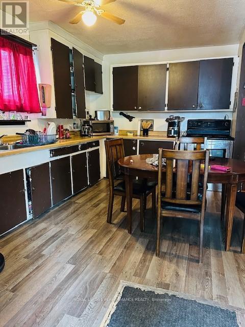 












332 ALICE STREET

,
Cornwall,




Ontario
K6H4S2

