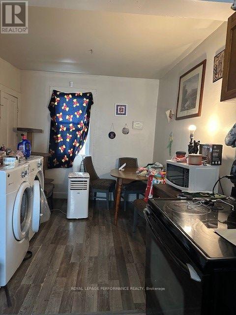 












332 ALICE STREET

,
Cornwall,




Ontario
K6H4S2

