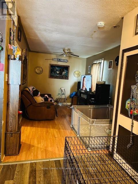 












332 ALICE STREET

,
Cornwall,




Ontario
K6H4S2

