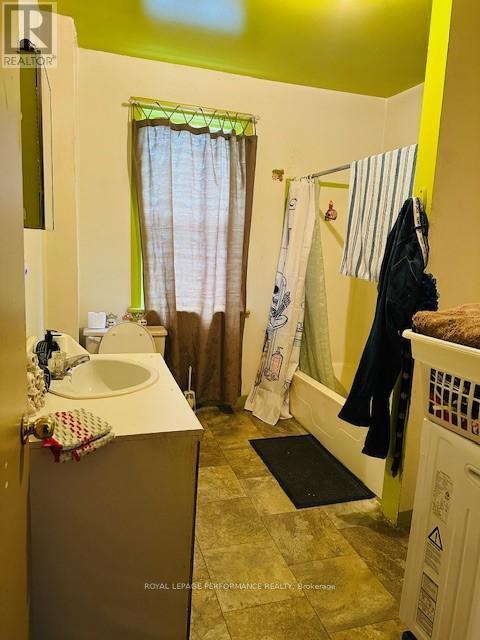 












332 ALICE STREET

,
Cornwall,




Ontario
K6H4S2

