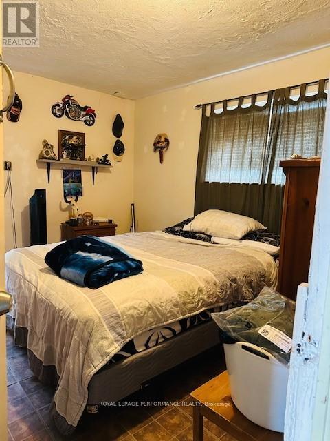 












332 ALICE STREET

,
Cornwall,




Ontario
K6H4S2

