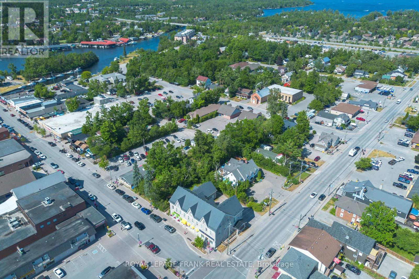 












84 BOLTON AND WILLIAM STREET

,
Kawartha Lakes (Bobcaygeon),







Ontario
K0M1A0

