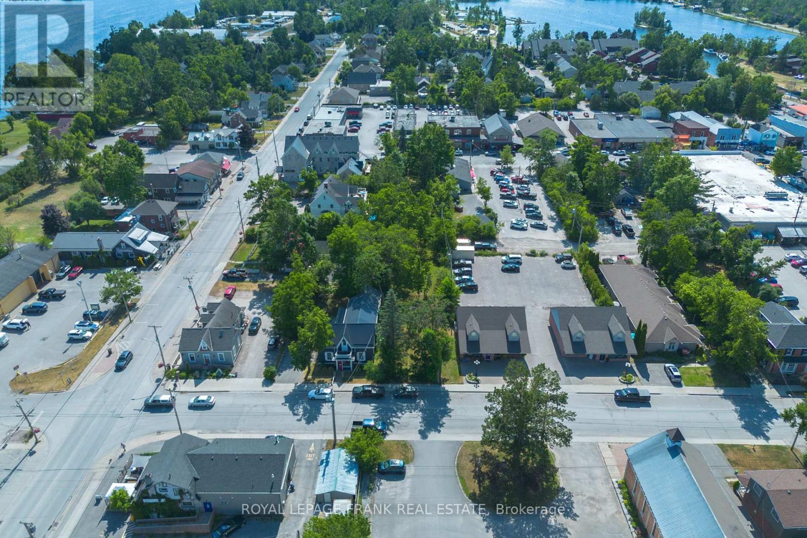 












84 BOLTON AND WILLIAM STREET

,
Kawartha Lakes (Bobcaygeon),







Ontario
K0M1A0

