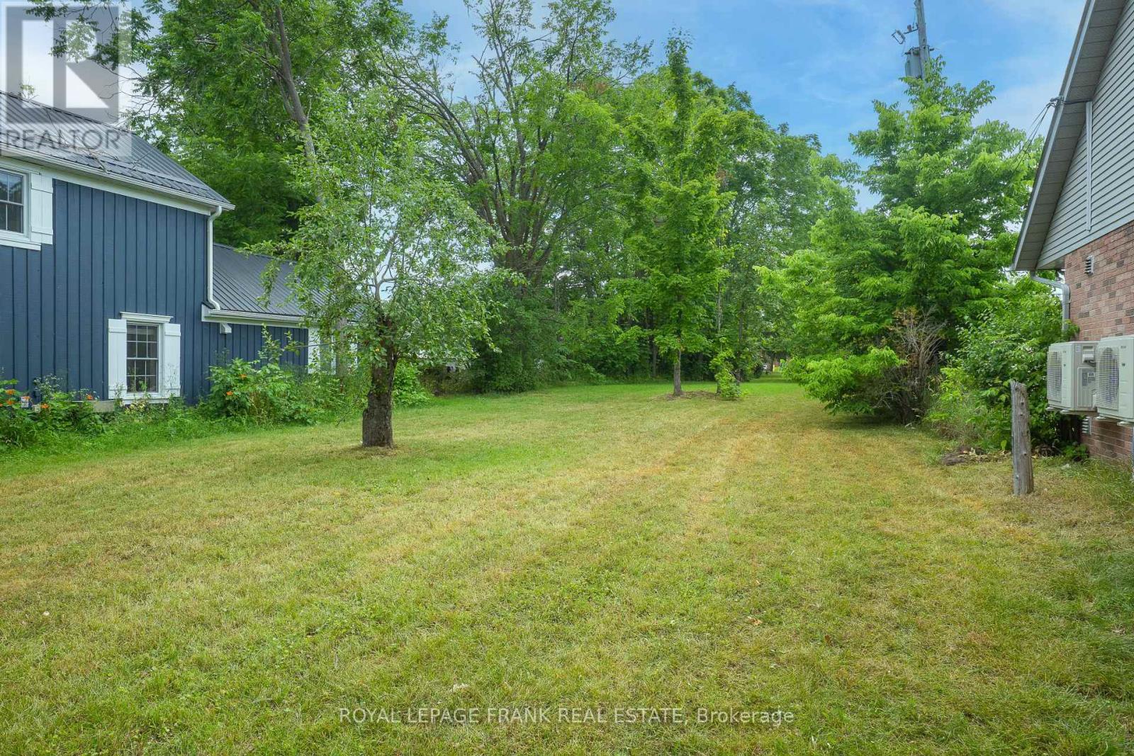 












84 BOLTON AND WILLIAM STREET

,
Kawartha Lakes (Bobcaygeon),







Ontario
K0M1A0

