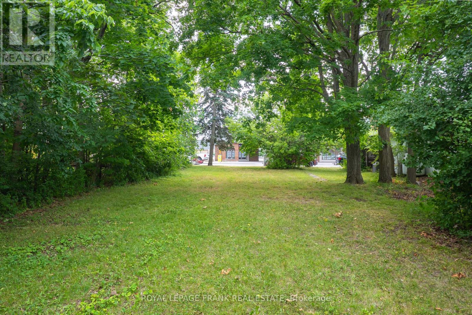 












84 BOLTON AND WILLIAM STREET

,
Kawartha Lakes (Bobcaygeon),







Ontario
K0M1A0

