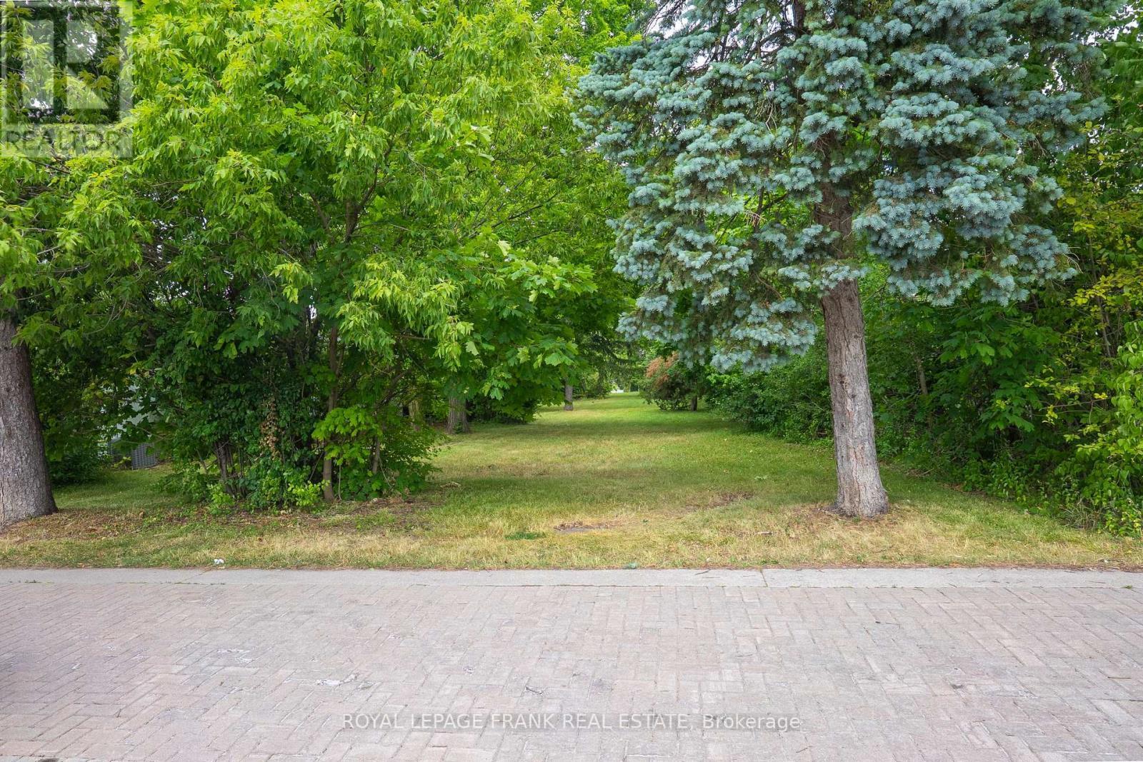 












84 BOLTON AND WILLIAM STREET

,
Kawartha Lakes (Bobcaygeon),







Ontario
K0M1A0

