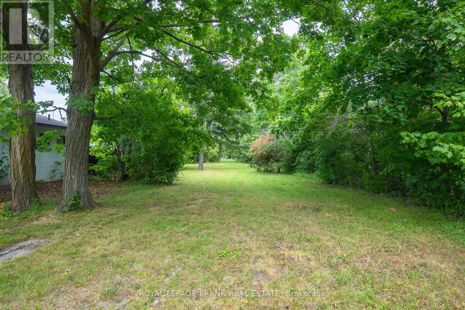 












84 BOLTON AND WILLIAM STREET

,
Kawartha Lakes (Bobcaygeon),







Ontario
K0M1A0

