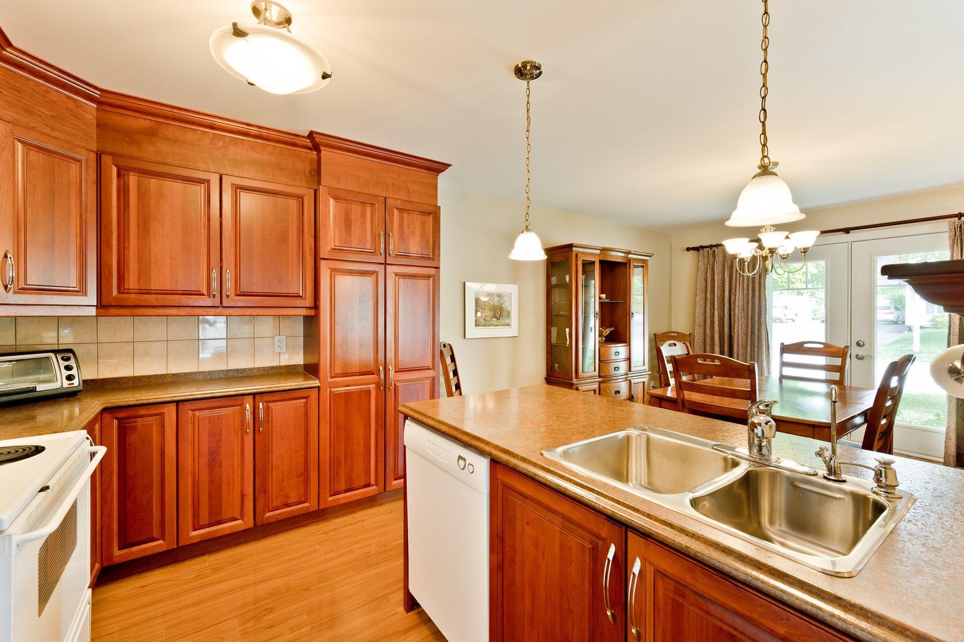 









4275


Rue Pavillon

,
Sherbrooke (Brompton/Rock Forest/Saint-Élie/Deauville),




QC
J1N0S4

