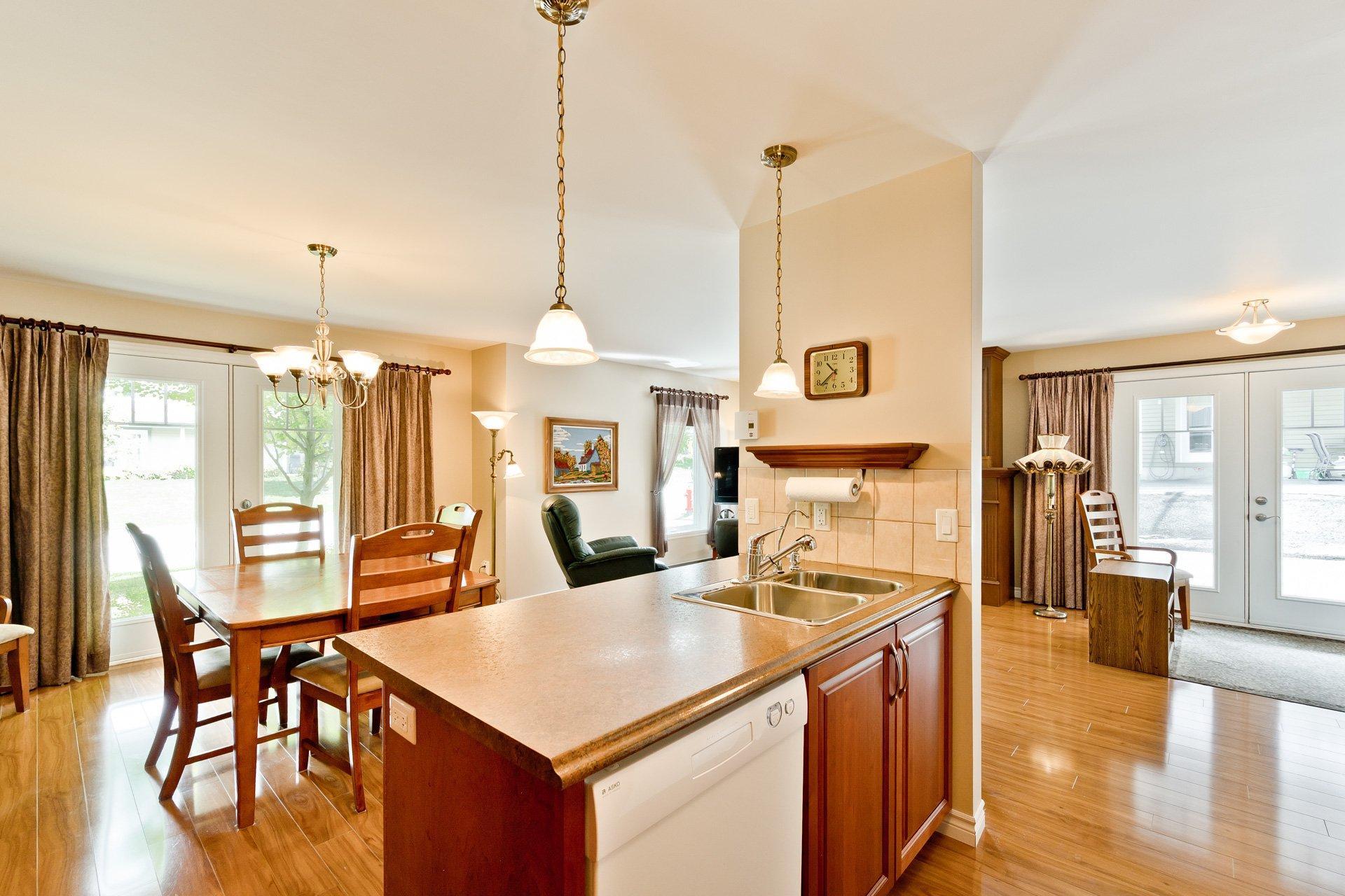 









4275


Rue Pavillon

,
Sherbrooke (Brompton/Rock Forest/Saint-Élie/Deauville),




QC
J1N0S4

