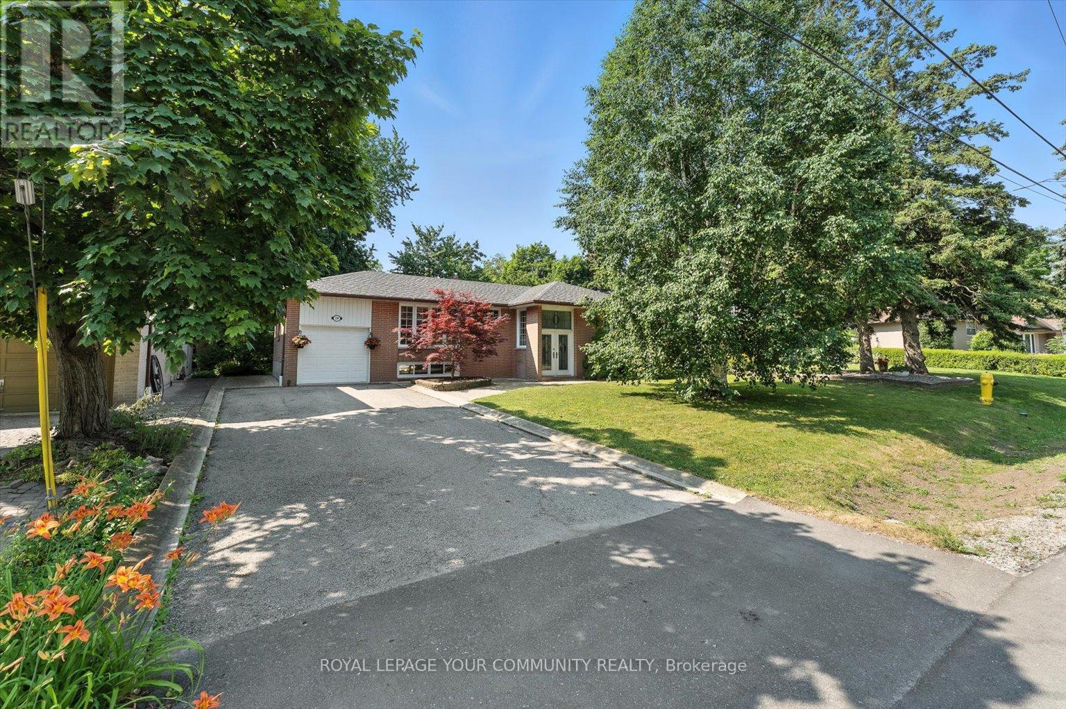 












19 WELLER CRESCENT

,
Vaughan,




Ontario
L6A1E5

