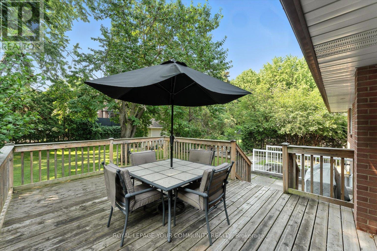 












19 WELLER CRESCENT

,
Vaughan,




Ontario
L6A1E5

