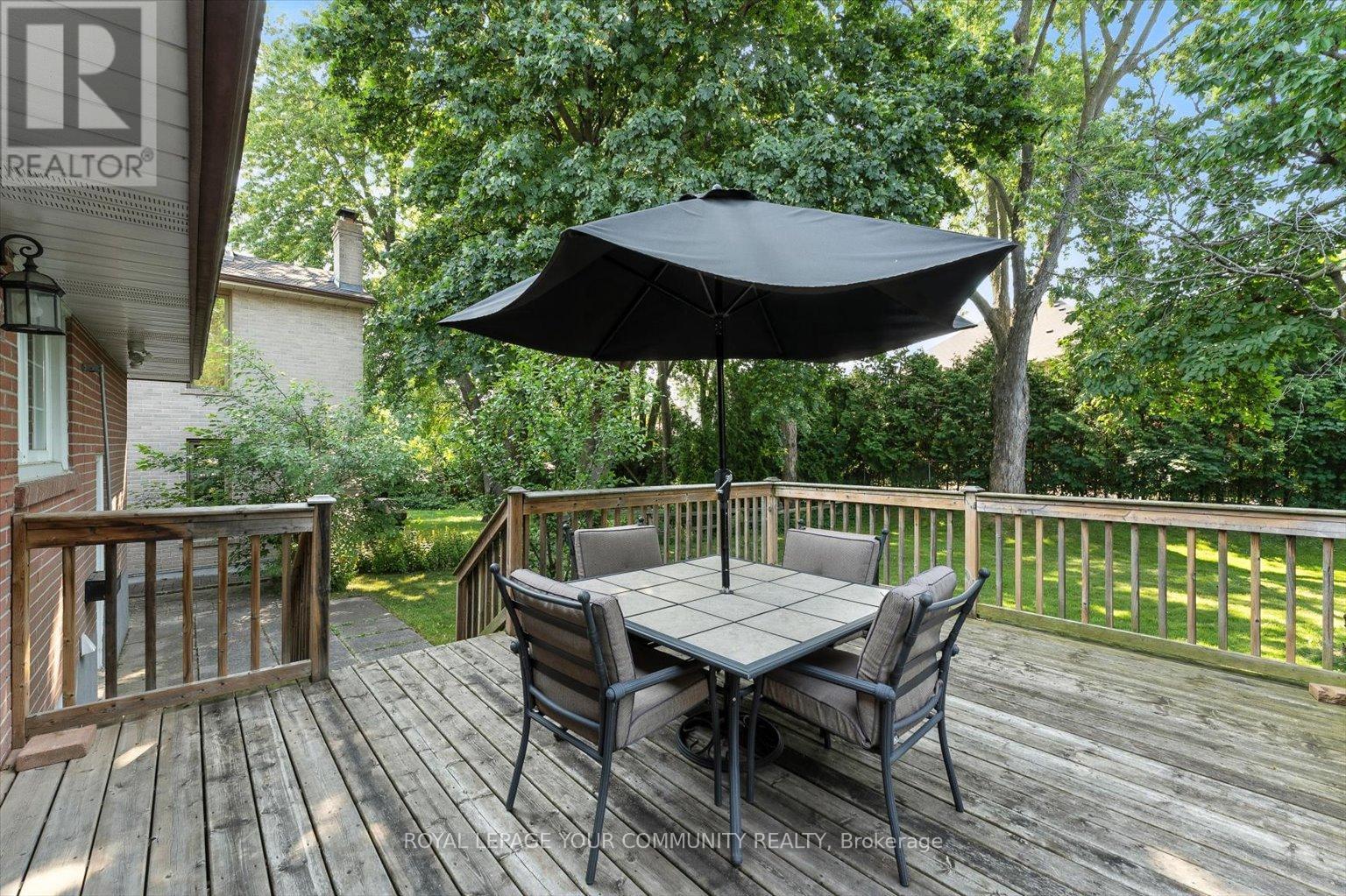 












19 WELLER CRESCENT

,
Vaughan,




Ontario
L6A1E5

