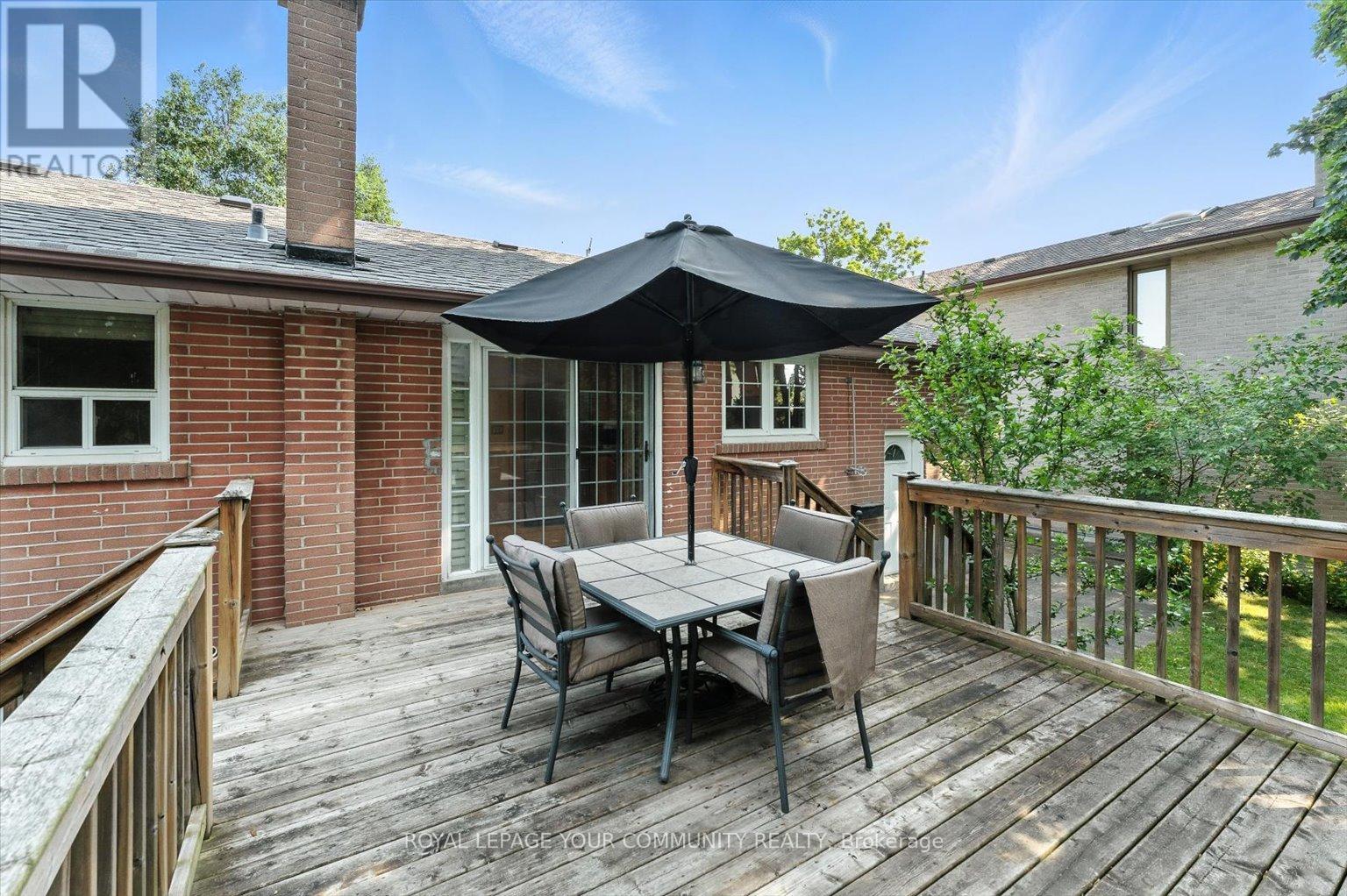 












19 WELLER CRESCENT

,
Vaughan,




Ontario
L6A1E5

