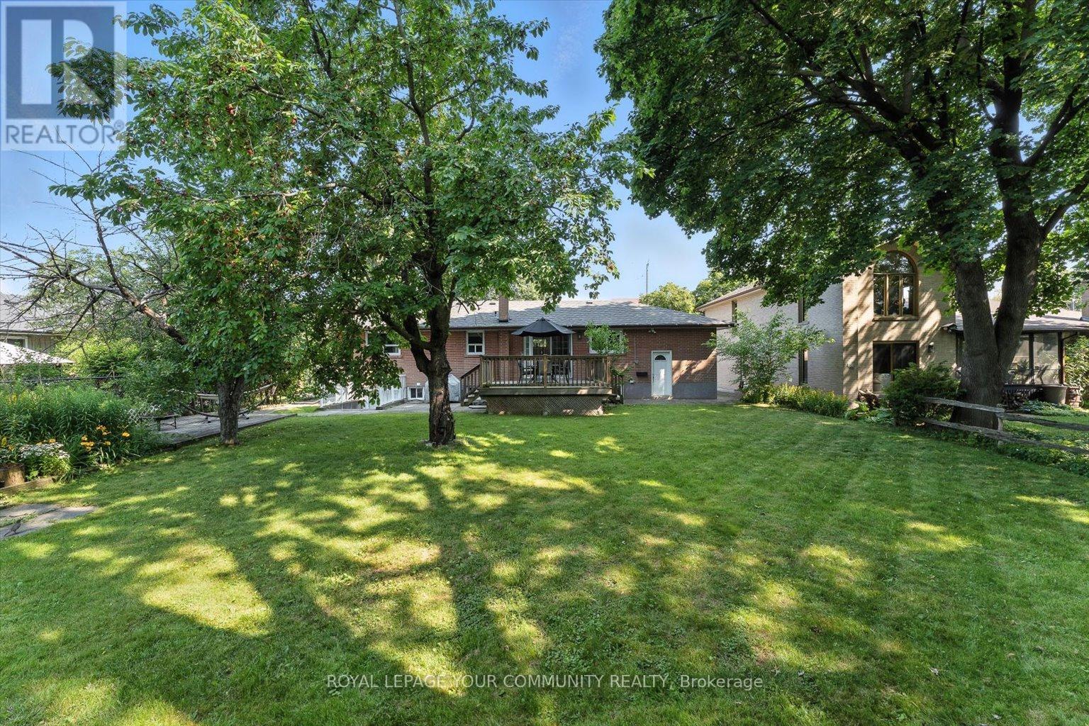 












19 WELLER CRESCENT

,
Vaughan,




Ontario
L6A1E5

