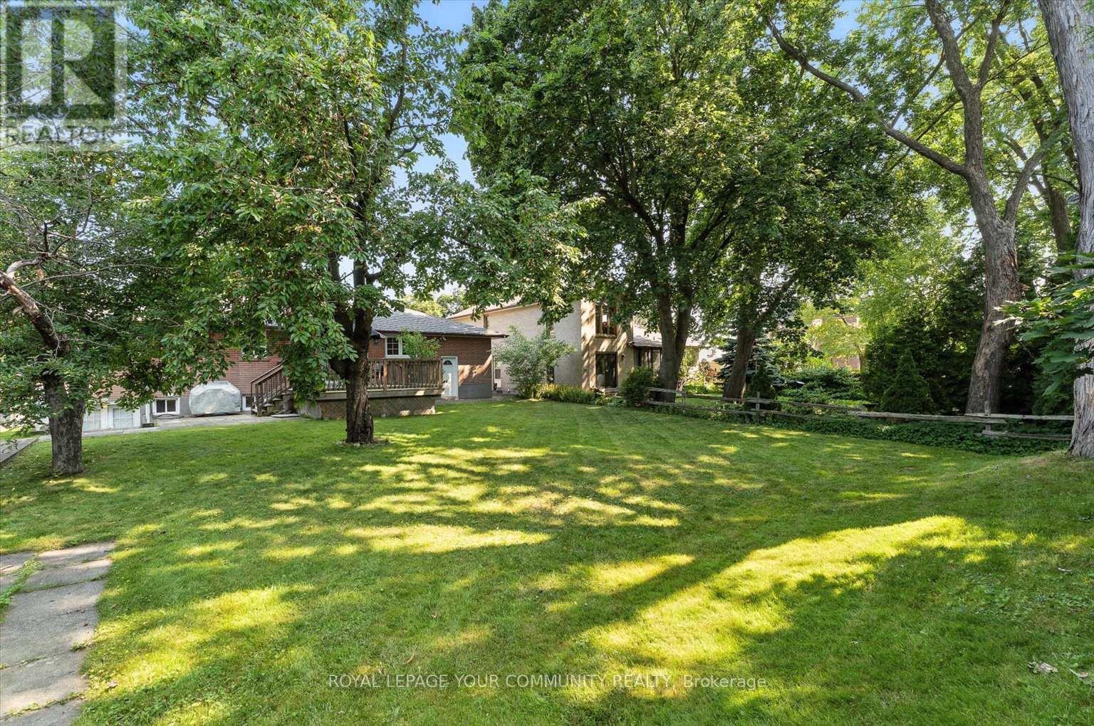 












19 WELLER CRESCENT

,
Vaughan,




Ontario
L6A1E5

