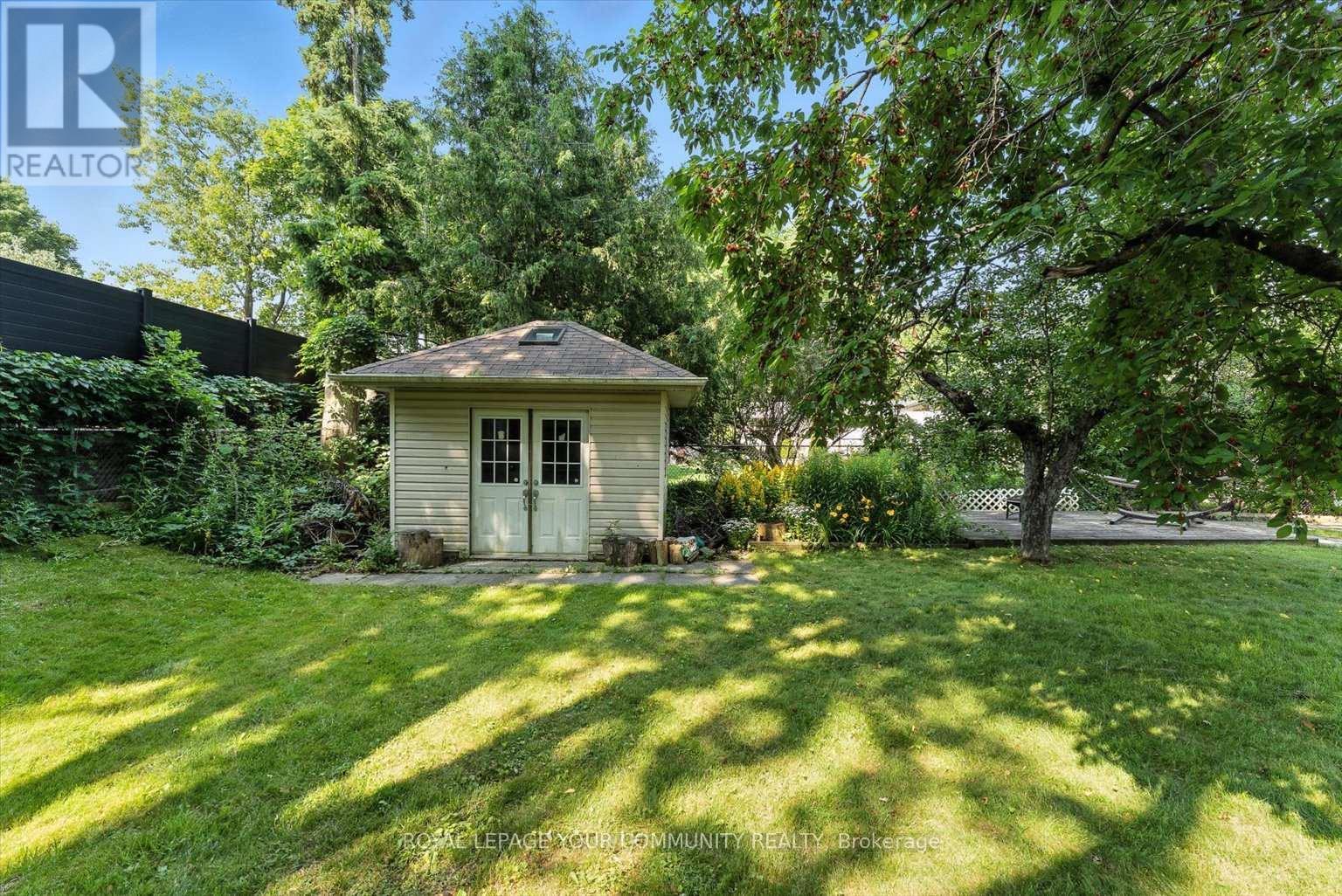 












19 WELLER CRESCENT

,
Vaughan,




Ontario
L6A1E5

