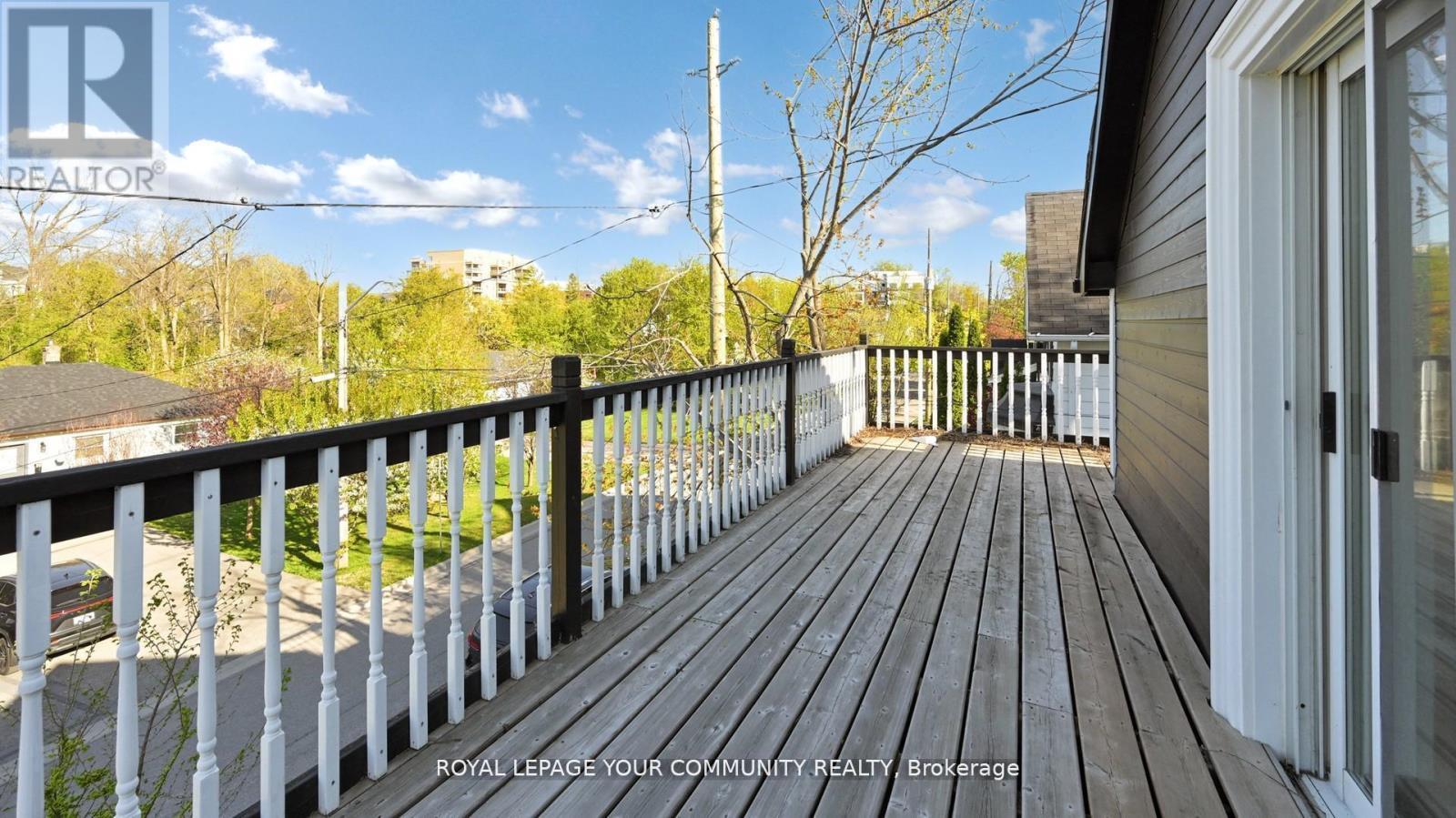 












64 MACHELL AVENUE

,
Aurora,




Ontario
L4G2R7

