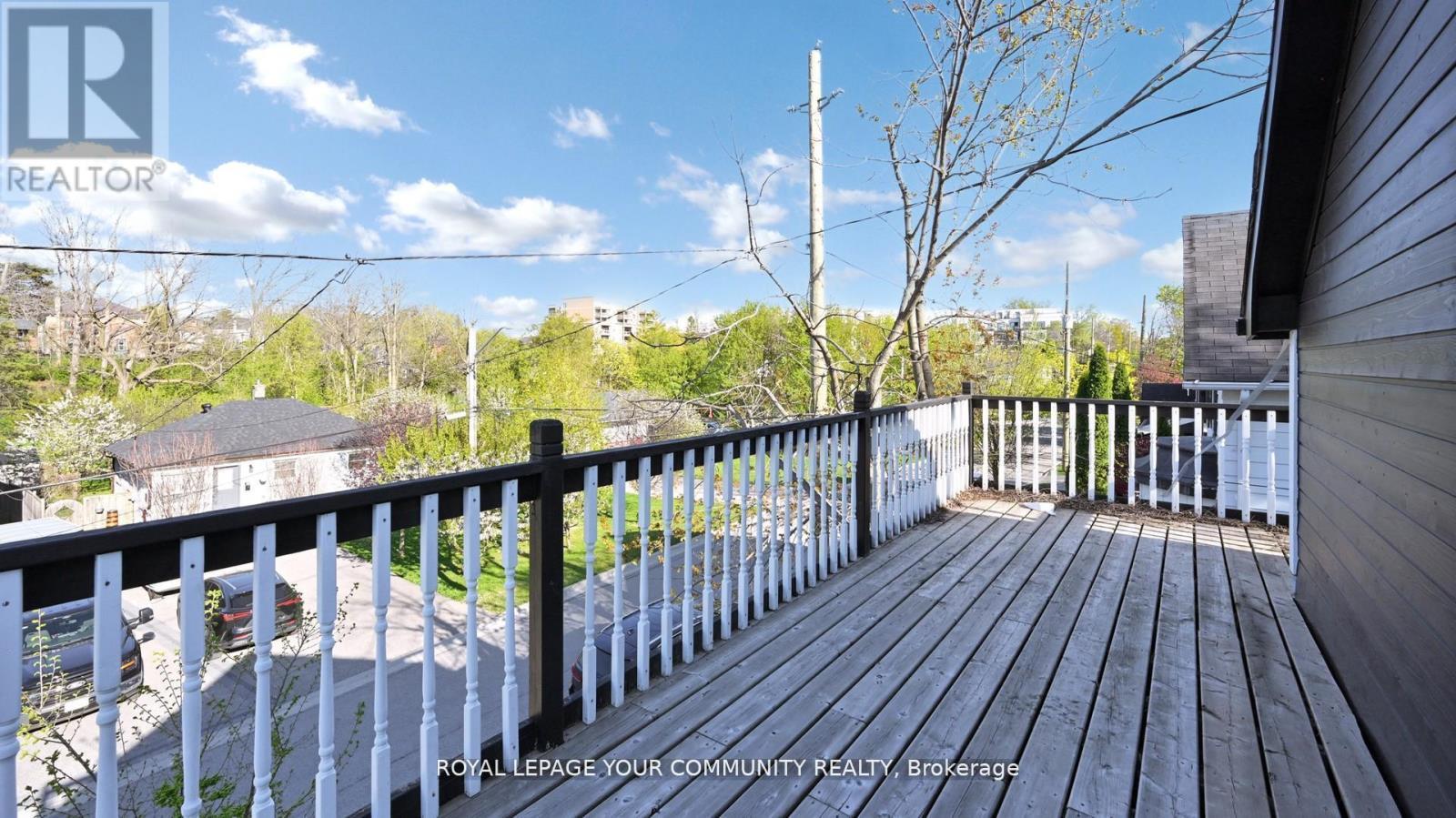 












64 MACHELL AVENUE

,
Aurora,




Ontario
L4G2R7


