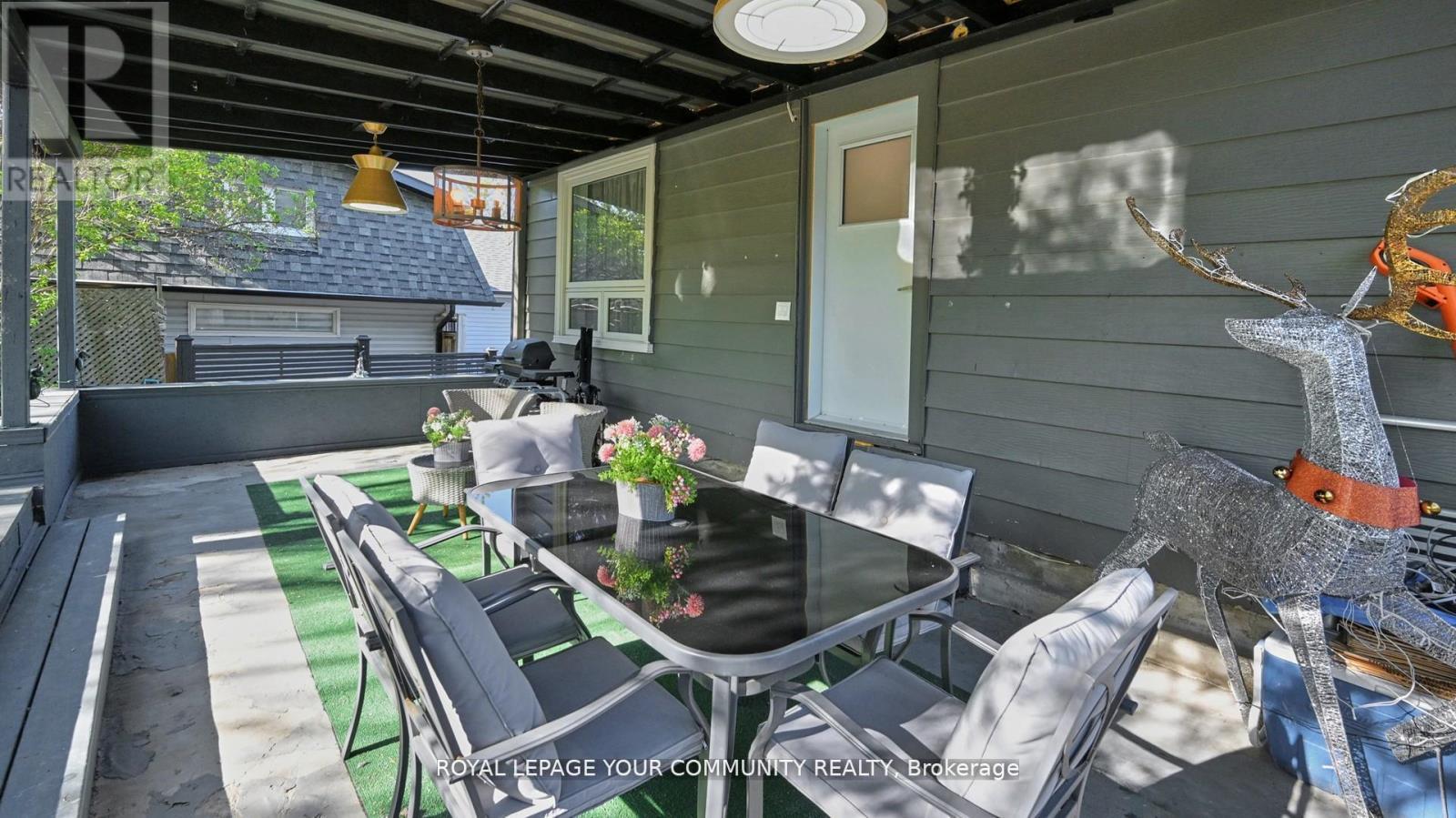 












64 MACHELL AVENUE

,
Aurora,




Ontario
L4G2R7

