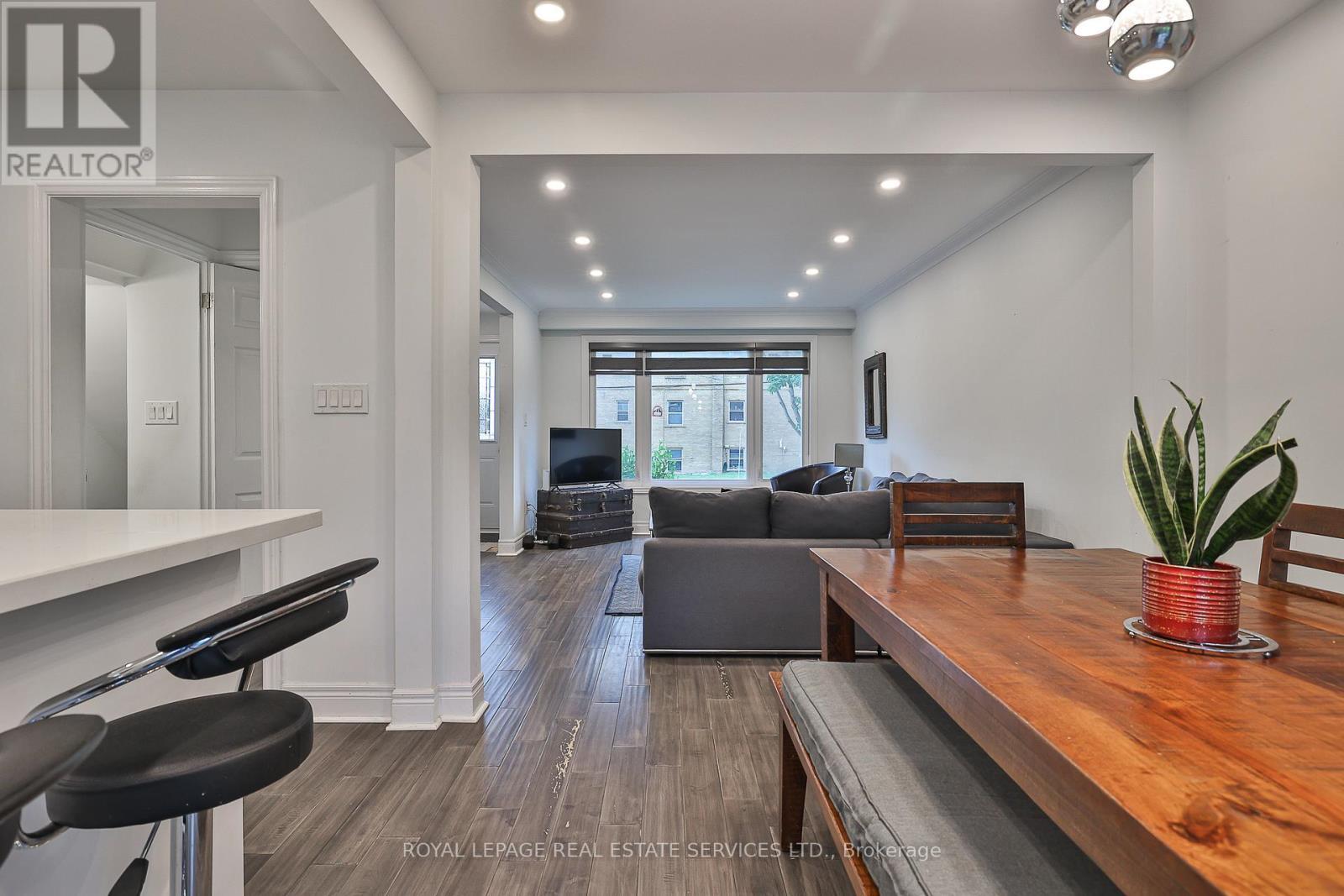 












224 OVERBROOK PLACE

,
Toronto,




Ontario
M3H4R6

