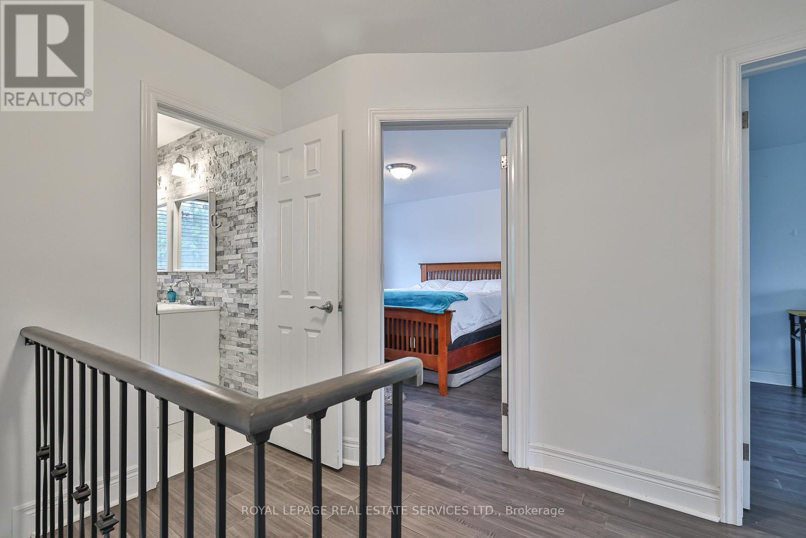 












224 OVERBROOK PLACE

,
Toronto,




Ontario
M3H4R6

