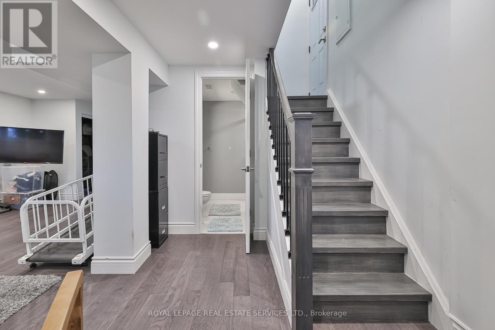 












224 OVERBROOK PLACE

,
Toronto,




Ontario
M3H4R6

