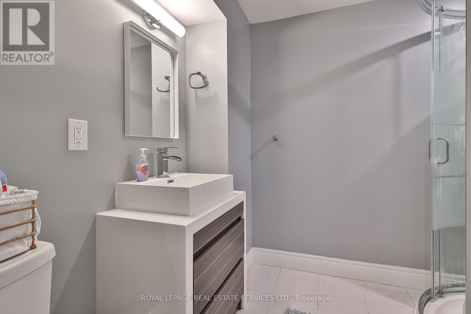












224 OVERBROOK PLACE

,
Toronto,




Ontario
M3H4R6

