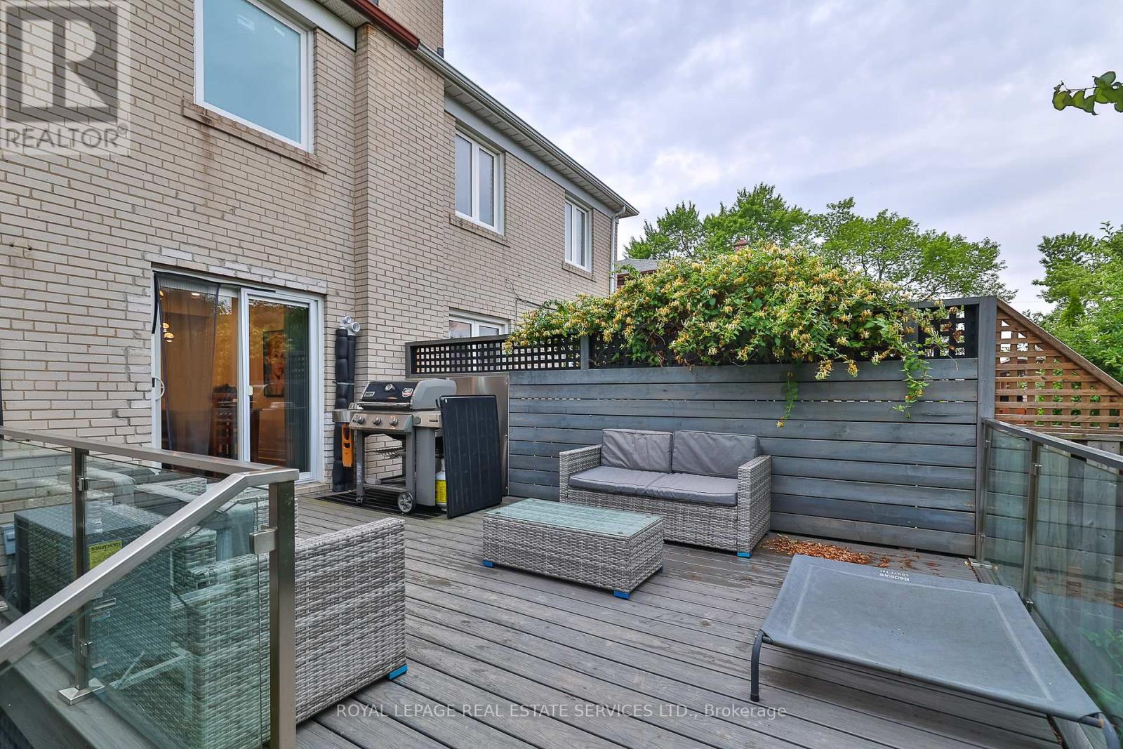












224 OVERBROOK PLACE

,
Toronto,




Ontario
M3H4R6

