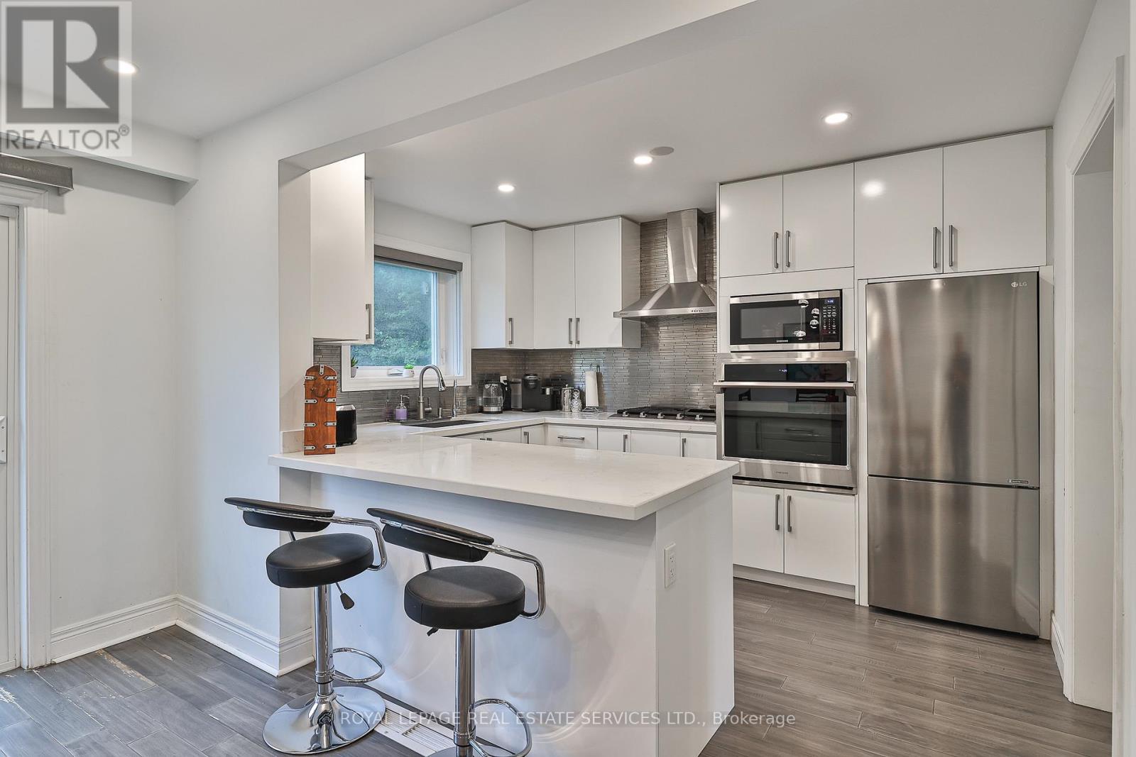 












224 OVERBROOK PLACE

,
Toronto,




Ontario
M3H4R6

