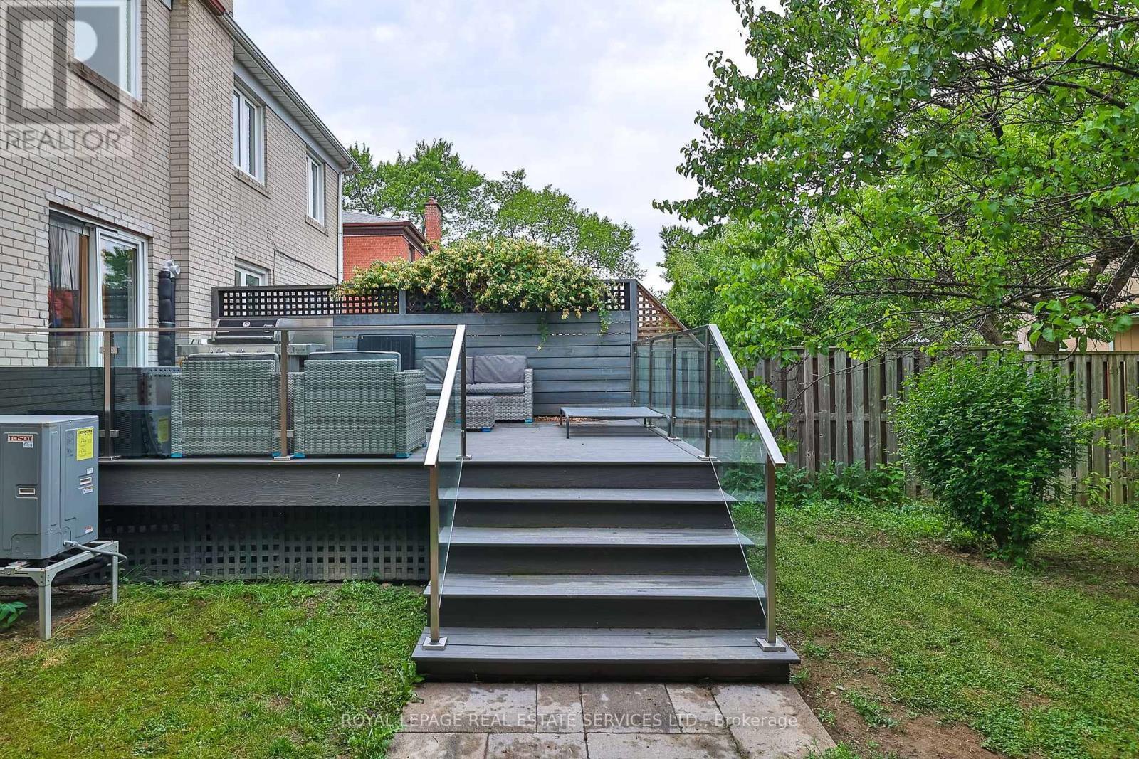 












224 OVERBROOK PLACE

,
Toronto,




Ontario
M3H4R6

