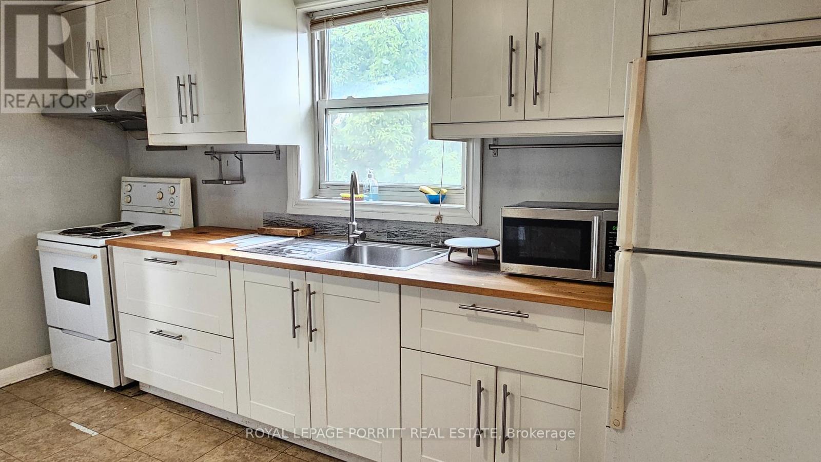 












2 - 273 BETA STREET

,
Toronto,




Ontario
M8W4H9

