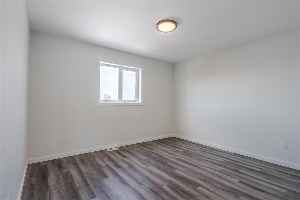 












295 Normandeau Avenue

,
Ste Anne,




Manitoba
R5H1C1

