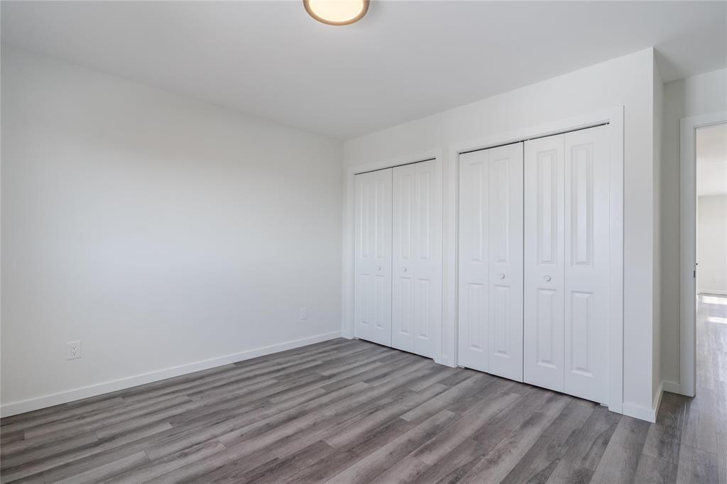












295 Normandeau Avenue

,
Ste Anne,




Manitoba
R5H1C1

