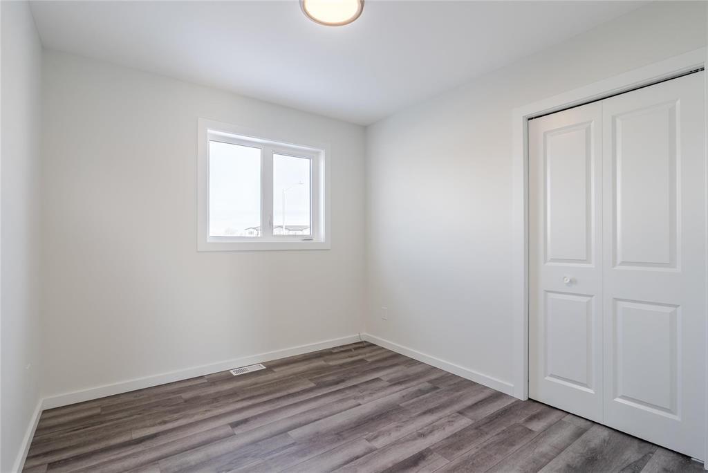 












295 Normandeau Avenue

,
Ste Anne,




Manitoba
R5H1C1

