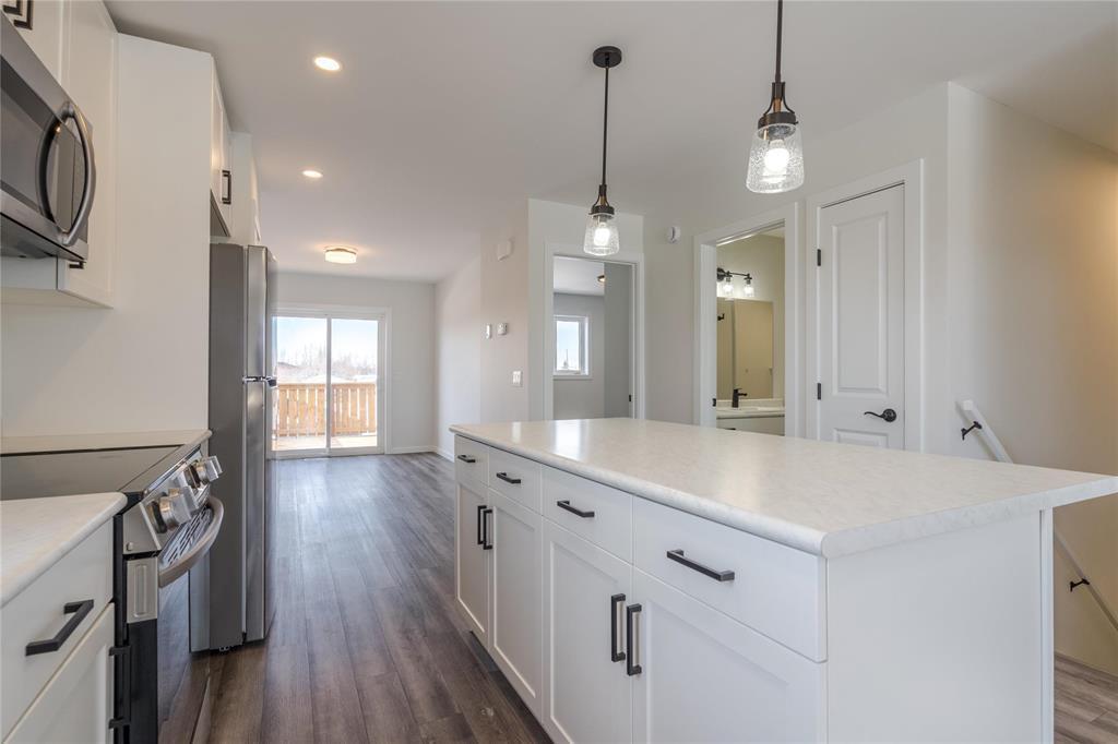 












295 Normandeau Avenue

,
Ste Anne,




Manitoba
R5H1C1

