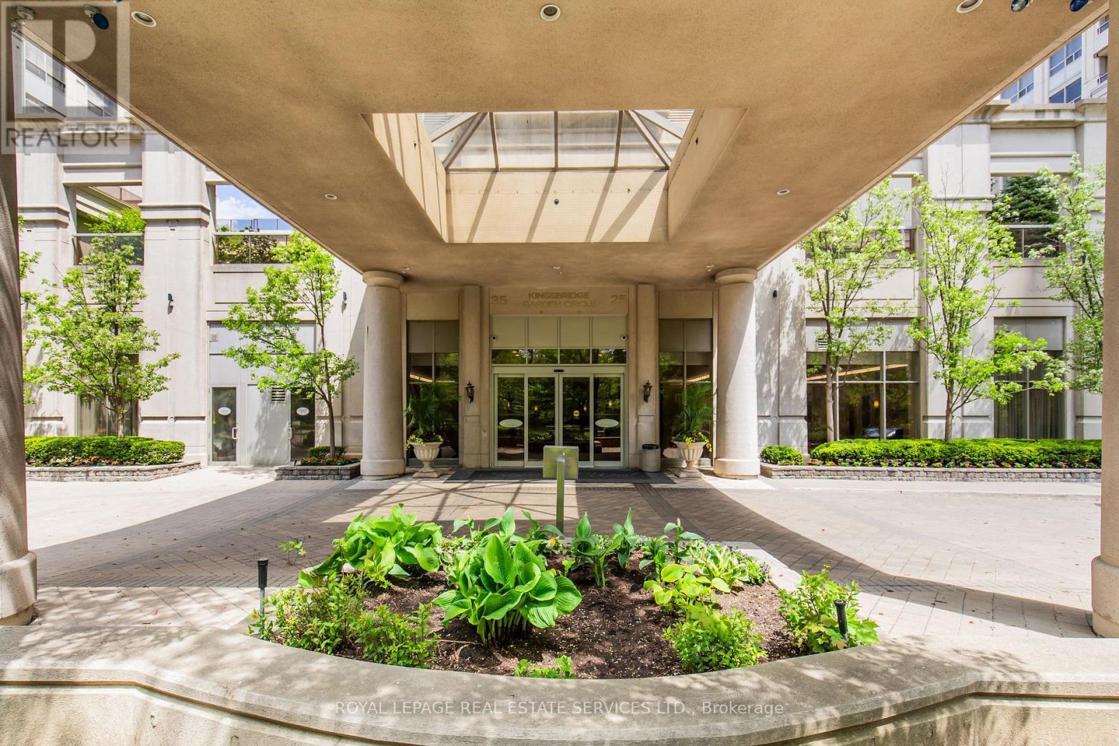 












418 - 25 KINGSBRIDGE GARDEN CIRCLE

,
Mississauga,




Ontario
L5R4B1

