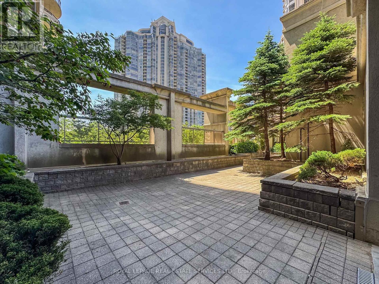 












418 - 25 KINGSBRIDGE GARDEN CIRCLE

,
Mississauga,




Ontario
L5R4B1

