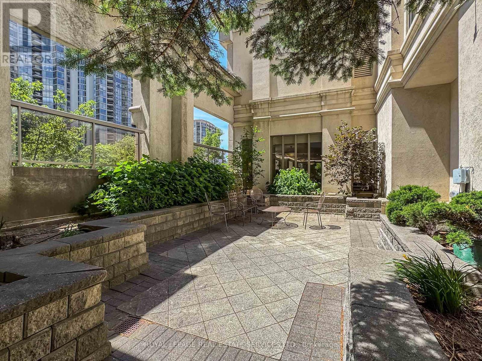 












418 - 25 KINGSBRIDGE GARDEN CIRCLE

,
Mississauga,




Ontario
L5R4B1


