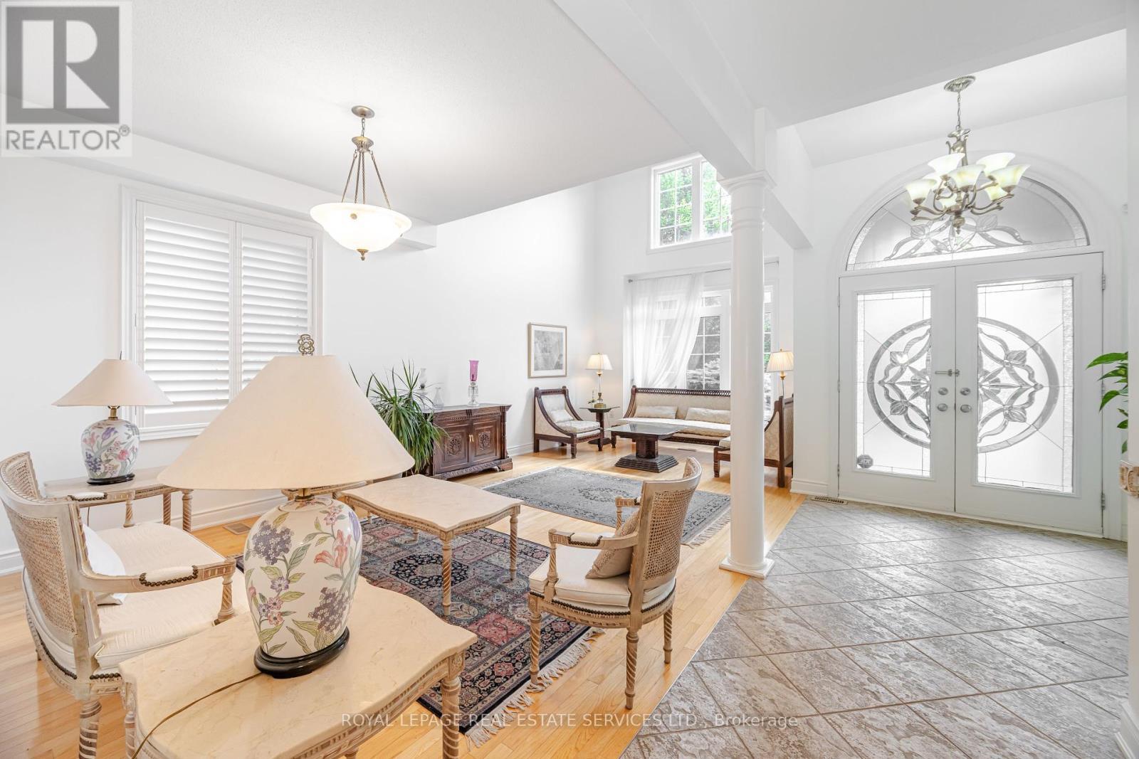 












215 BURLOAK DRIVE

,
Oakville,




Ontario
L6L6T6

