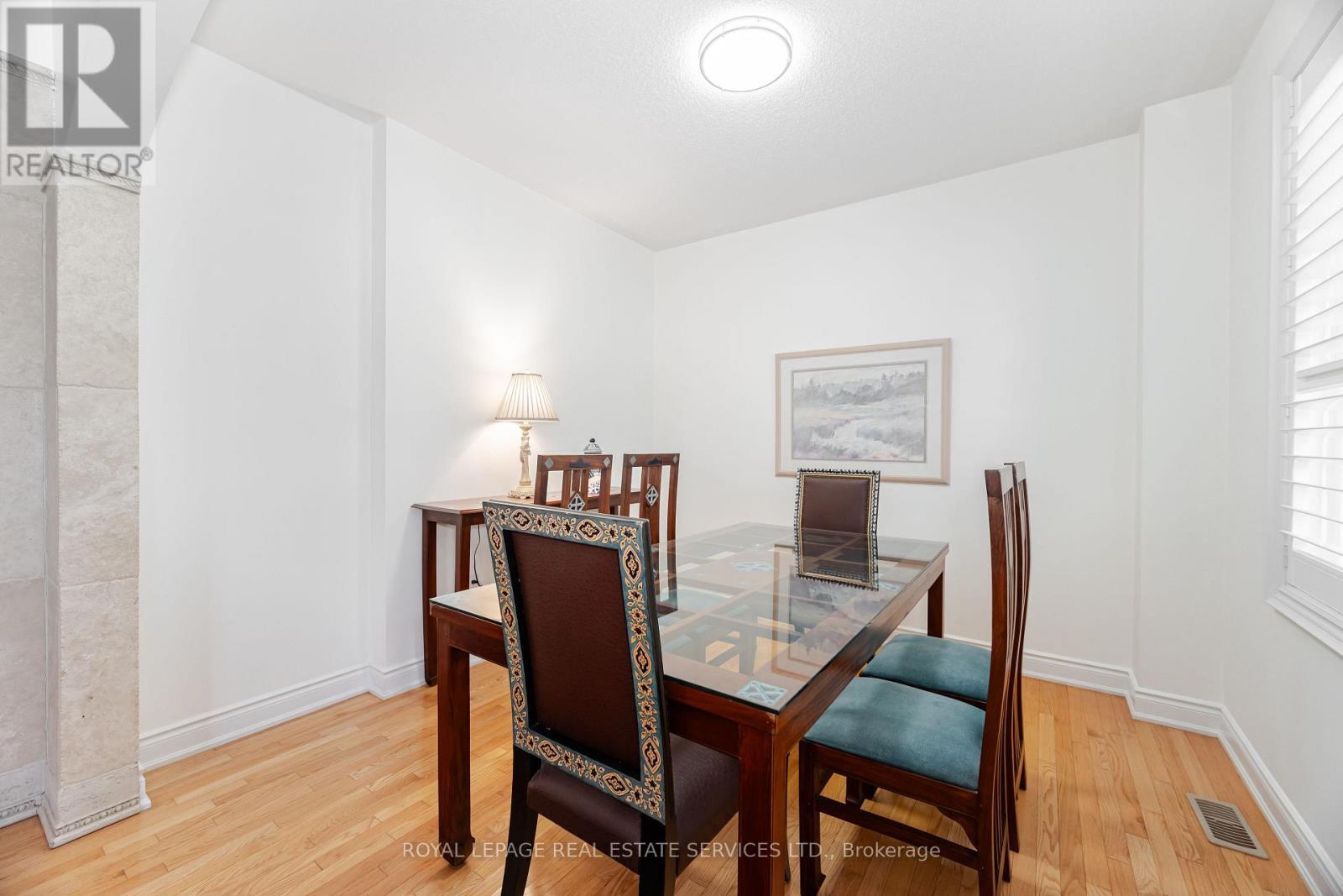 












215 BURLOAK DRIVE

,
Oakville,




Ontario
L6L6T6


