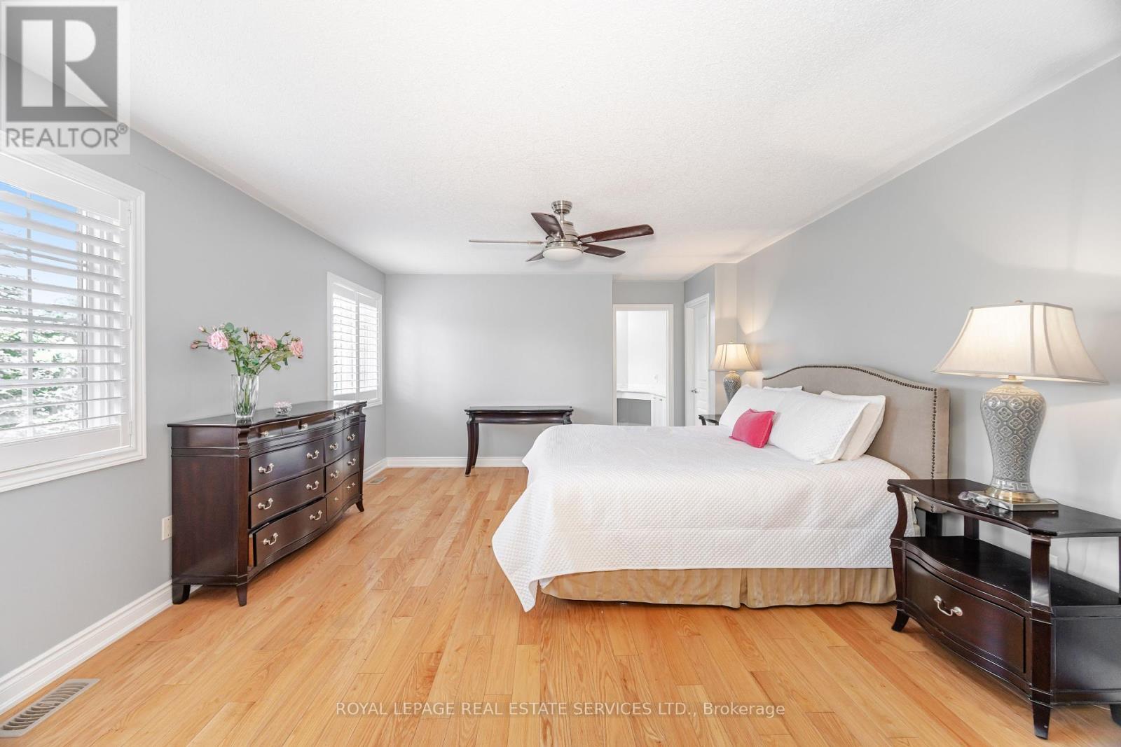 












215 BURLOAK DRIVE

,
Oakville,




Ontario
L6L6T6

