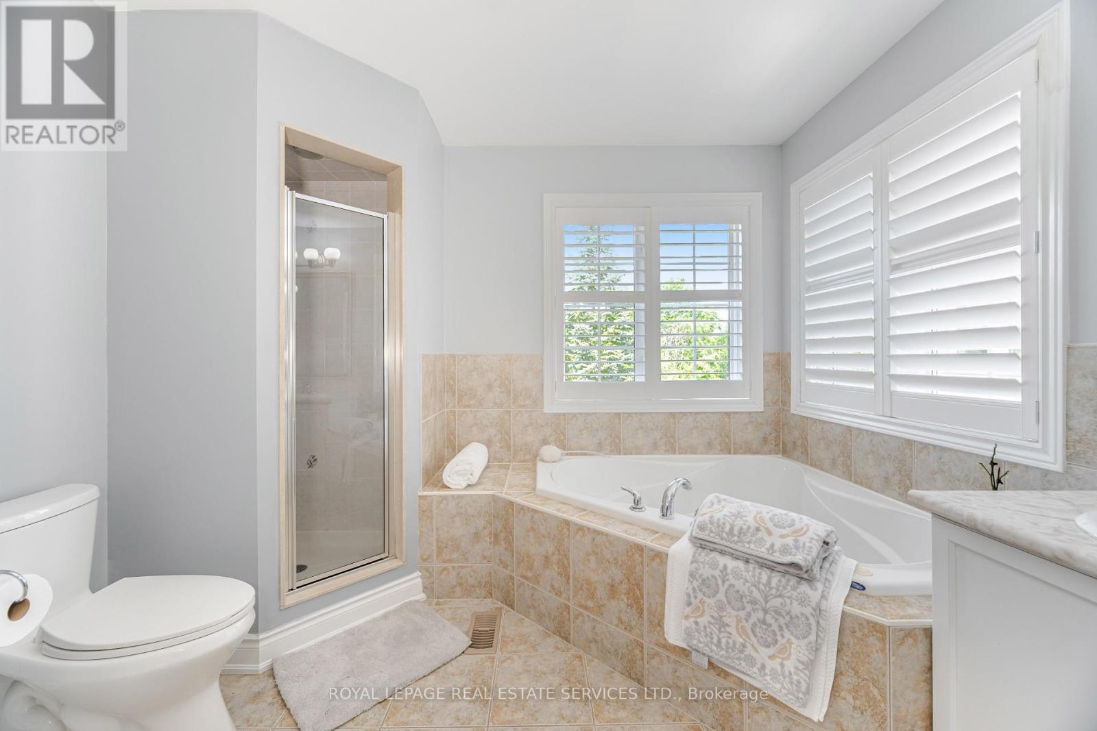 












215 BURLOAK DRIVE

,
Oakville,




Ontario
L6L6T6


