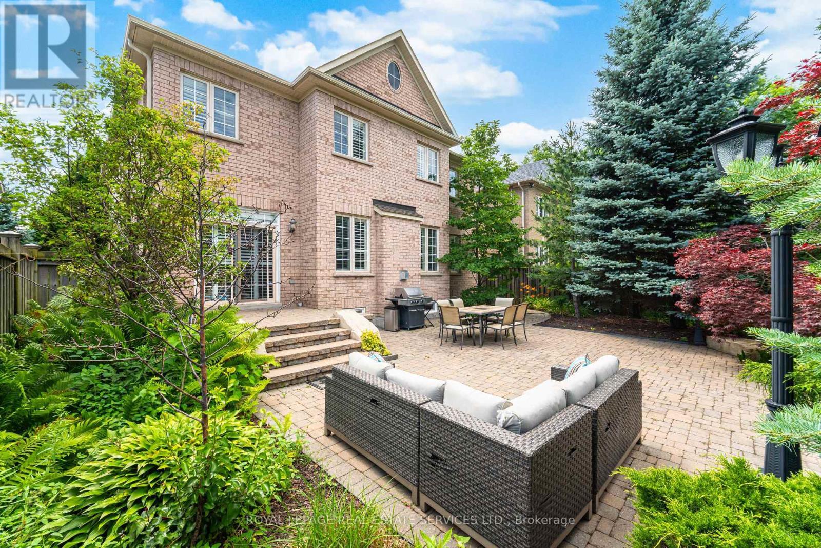 












215 BURLOAK DRIVE

,
Oakville,




Ontario
L6L6T6

