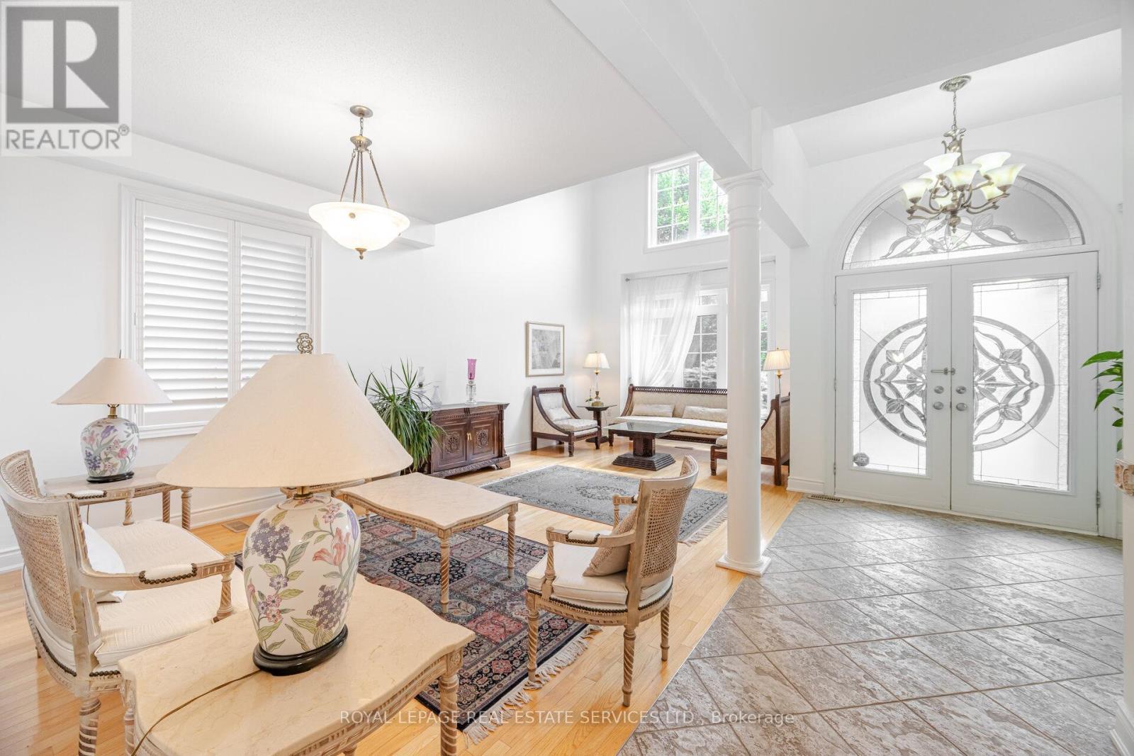 












215 BURLOAK DRIVE

,
Oakville,




Ontario
L6L6T6

