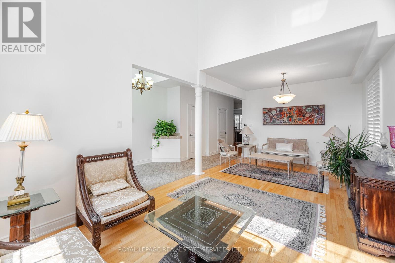 












215 BURLOAK DRIVE

,
Oakville,




Ontario
L6L6T6

