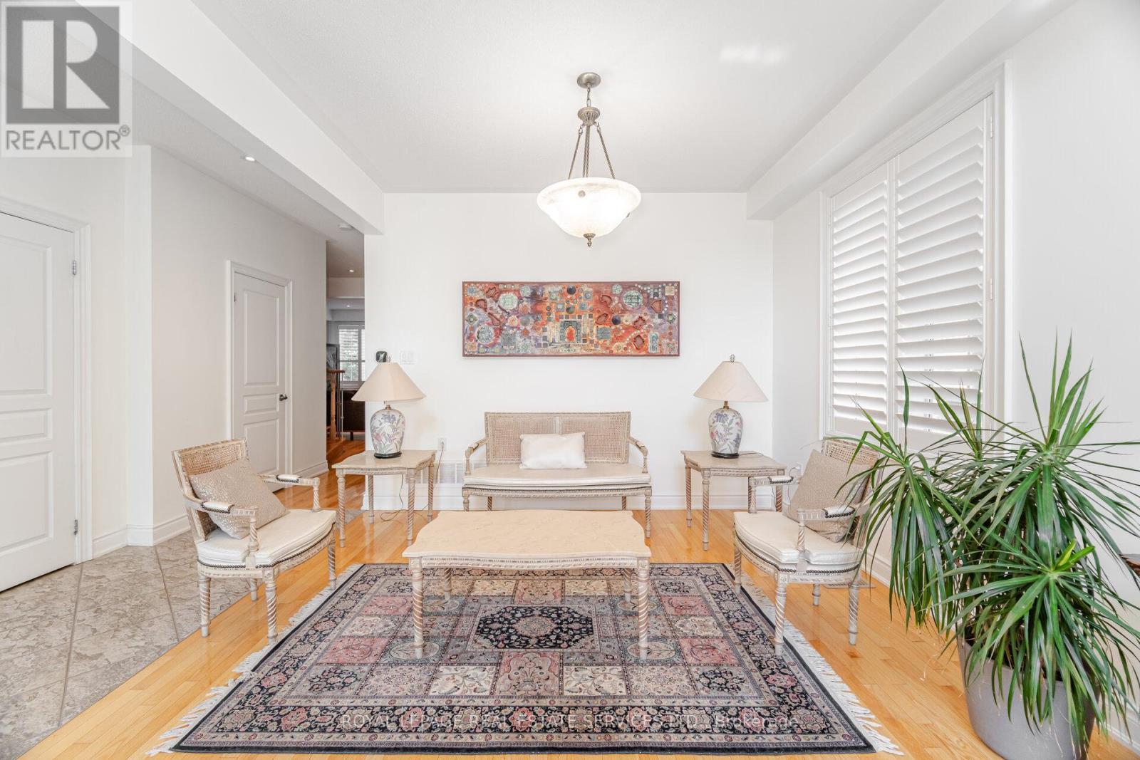 












215 BURLOAK DRIVE

,
Oakville,




Ontario
L6L6T6


