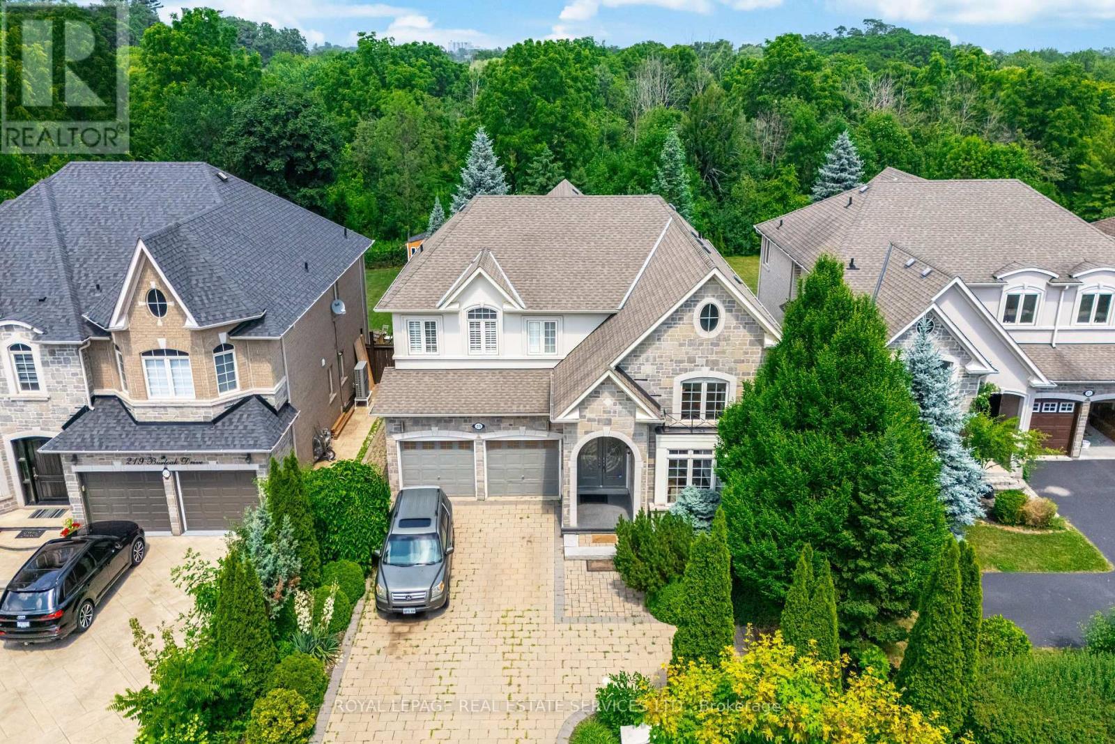 












215 BURLOAK DRIVE

,
Oakville,




Ontario
L6L6T6

