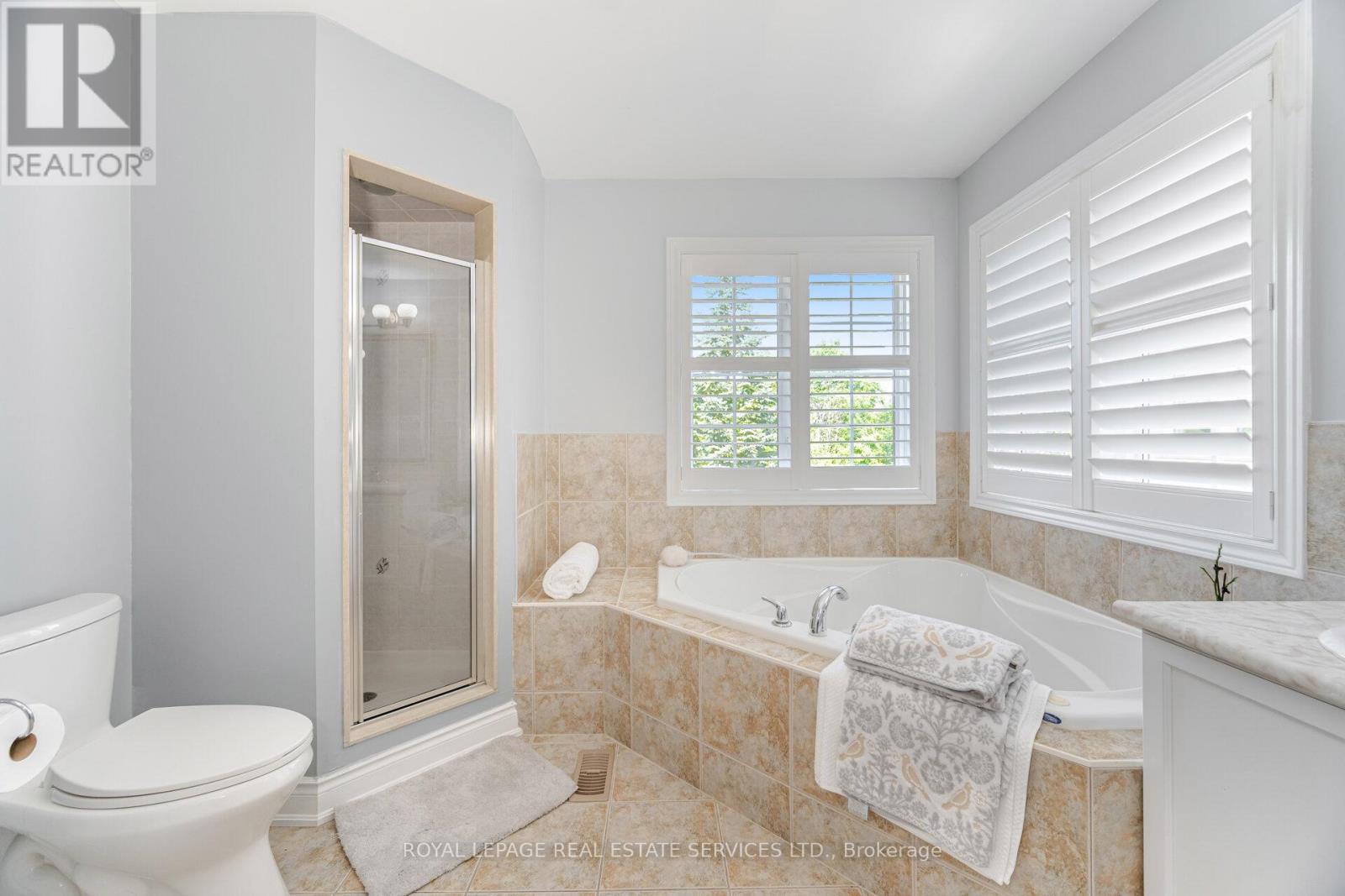 












215 BURLOAK DRIVE

,
Oakville,




Ontario
L6L6T6

