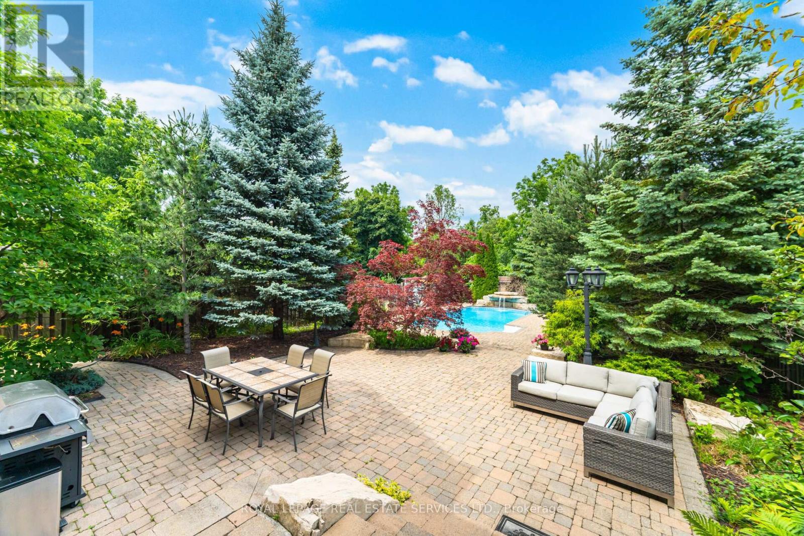 












215 BURLOAK DRIVE

,
Oakville,




Ontario
L6L6T6

